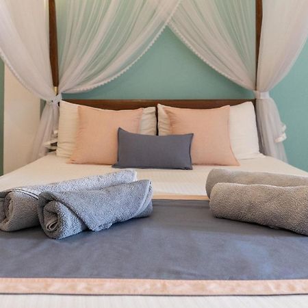 Rise - Bed & Breakfast Weligama Buitenkant foto
