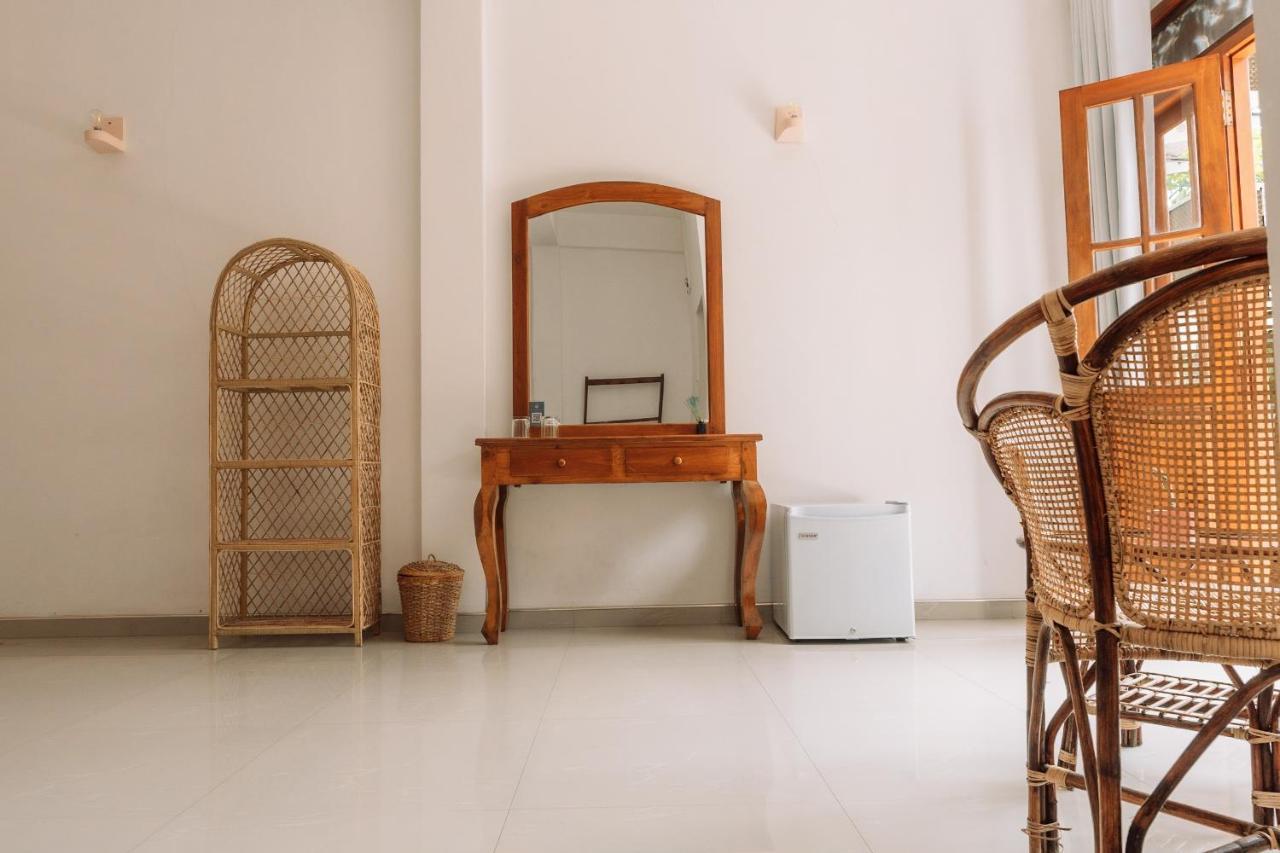 Rise - Bed & Breakfast Weligama Buitenkant foto