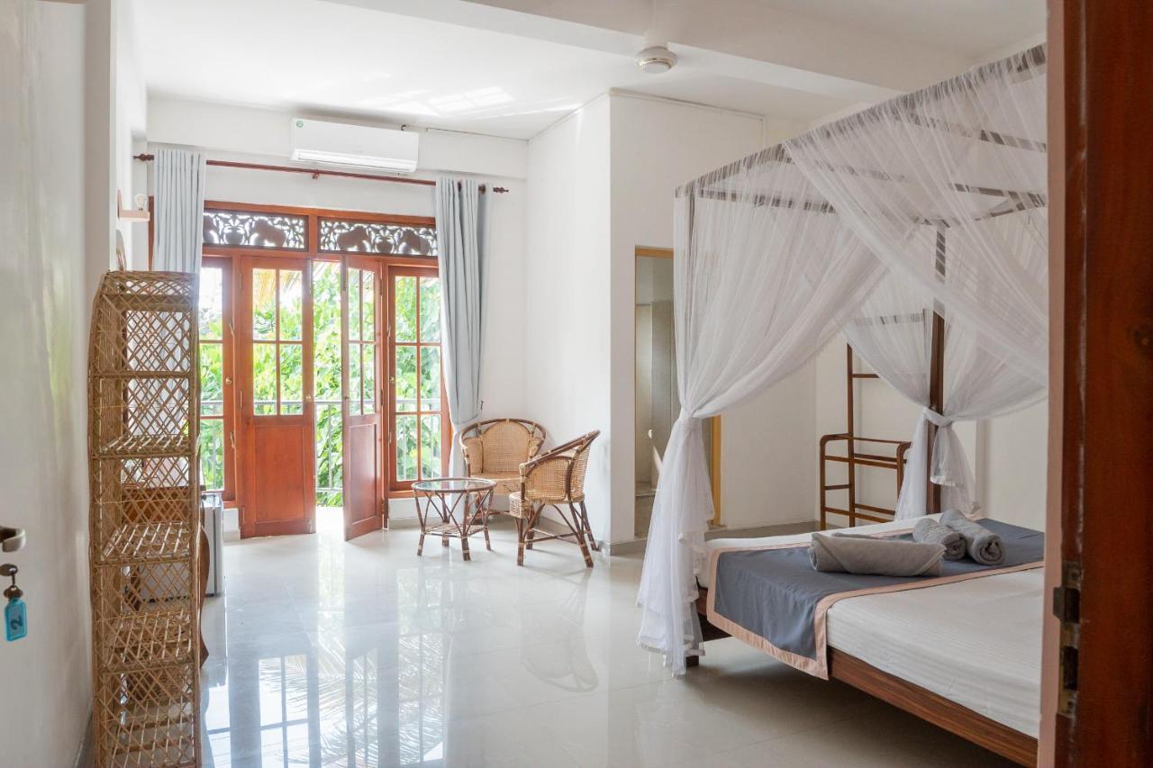Rise - Bed & Breakfast Weligama Buitenkant foto