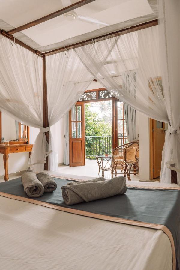 Rise - Bed & Breakfast Weligama Buitenkant foto