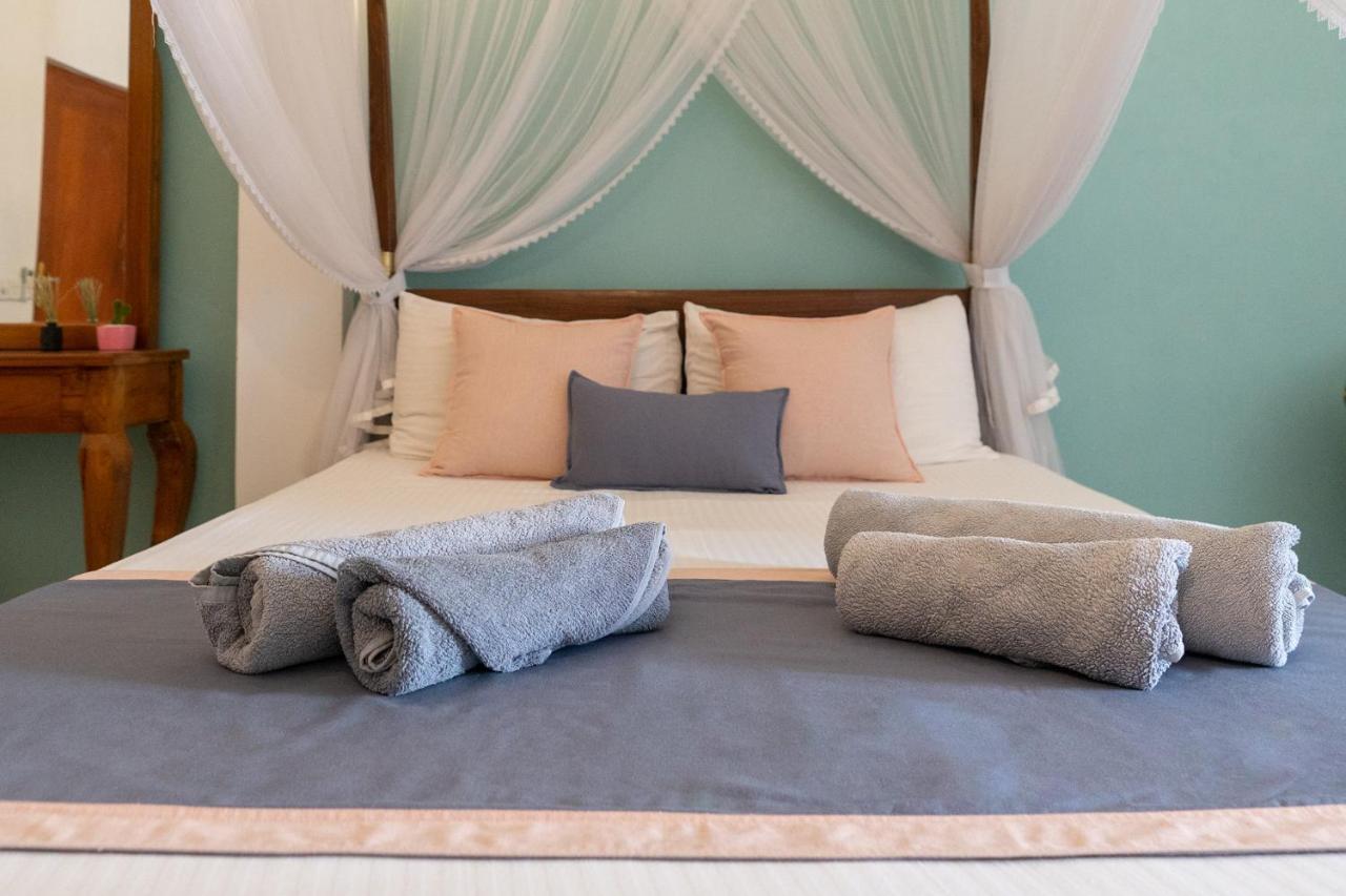Rise - Bed & Breakfast Weligama Buitenkant foto