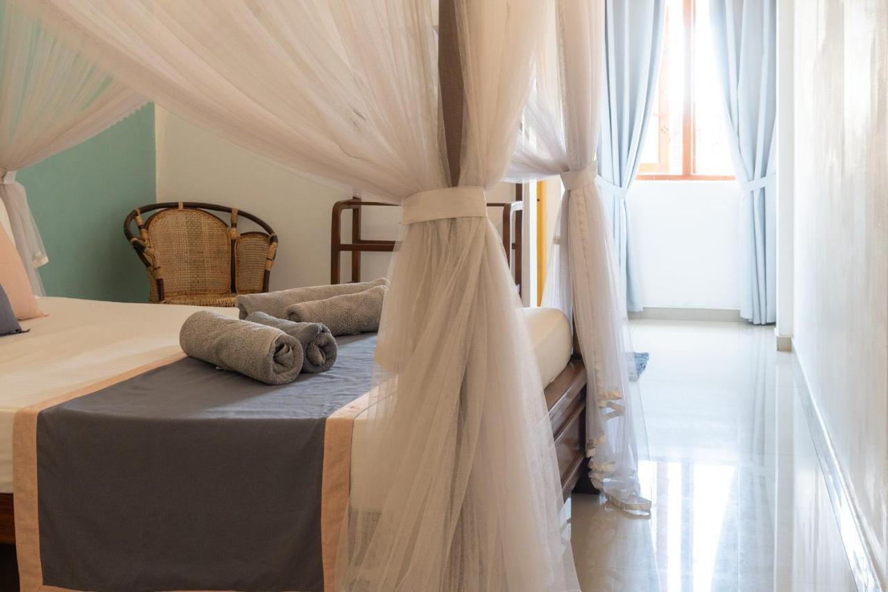 Rise - Bed & Breakfast Weligama Buitenkant foto