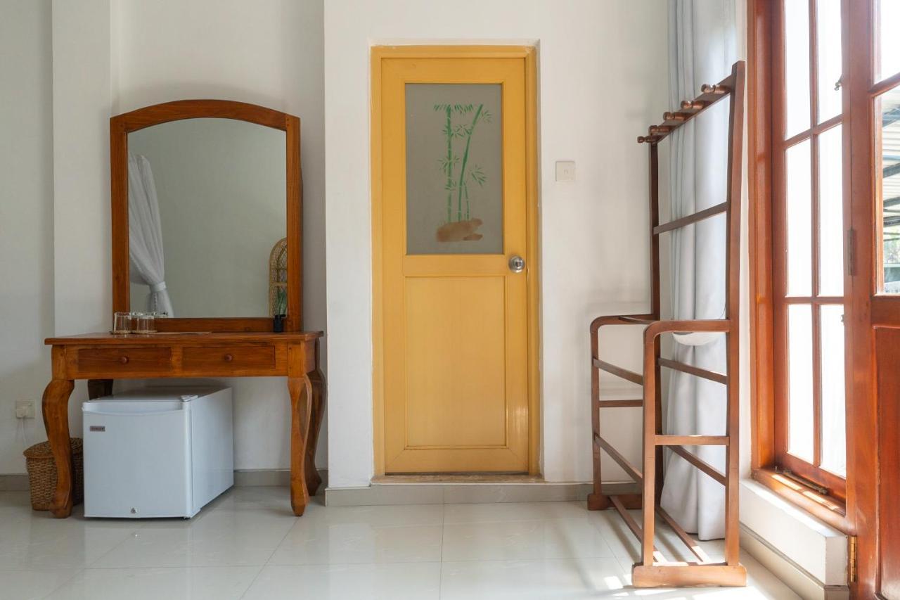 Rise - Bed & Breakfast Weligama Buitenkant foto