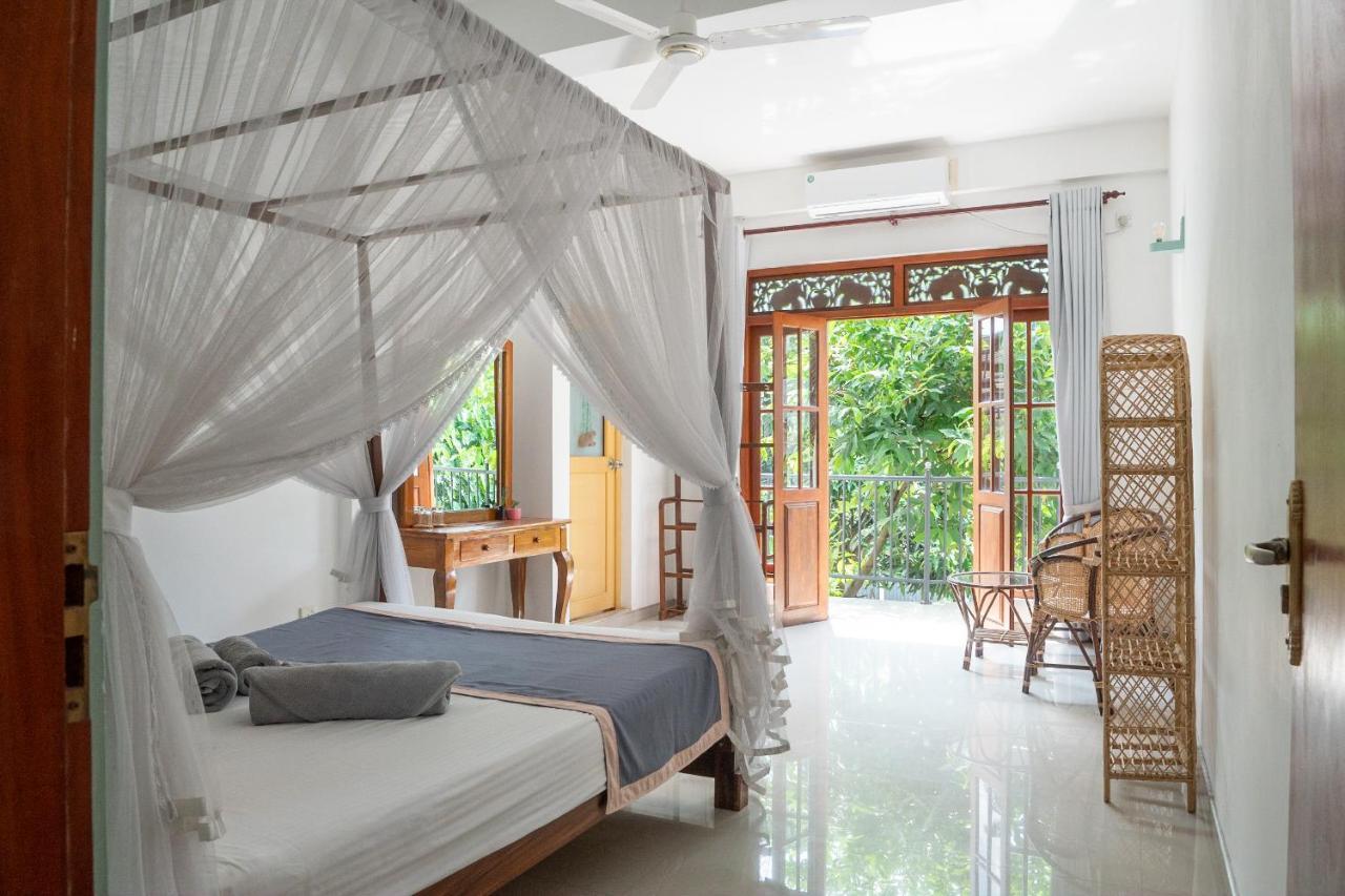 Rise - Bed & Breakfast Weligama Buitenkant foto
