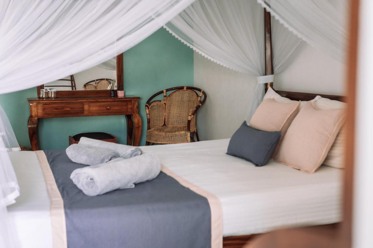 Rise - Bed & Breakfast Weligama Buitenkant foto