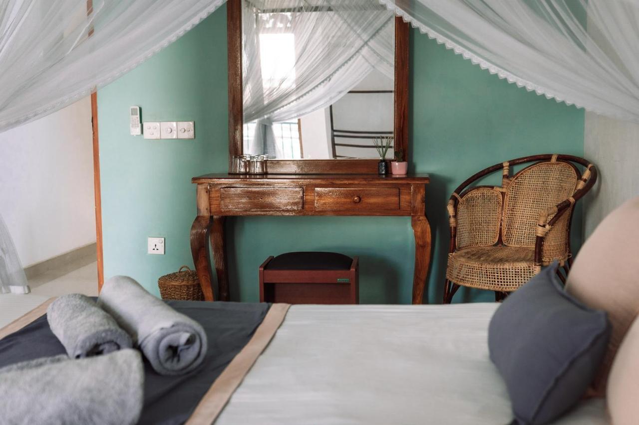 Rise - Bed & Breakfast Weligama Buitenkant foto